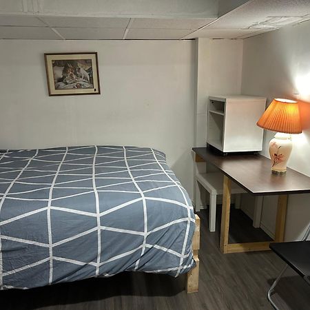 Quiet And Comfortable Homestay Oakville Bagian luar foto